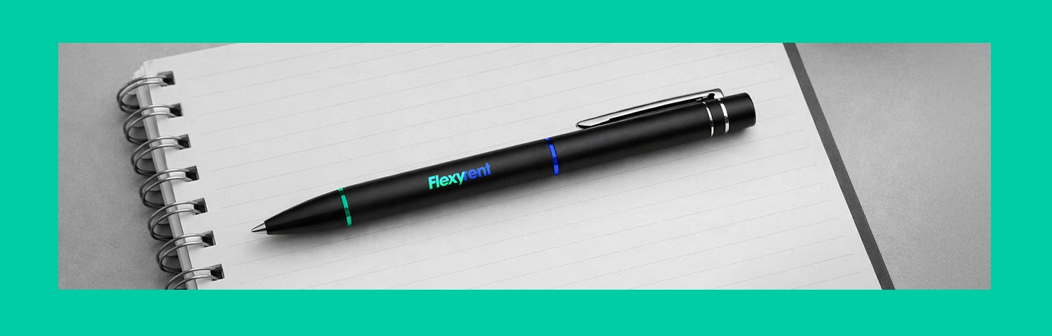 Flexyrent firminis tušinukas – vizualinio identiteto pritaikymas Firminis „Flexyrent“ tušinukas.
